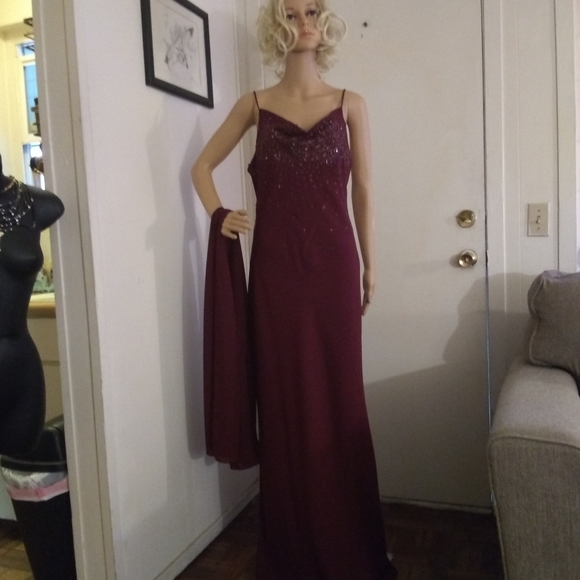 Velvet Fashions Inc. Dresses & Skirts - Stunning Formal Dress